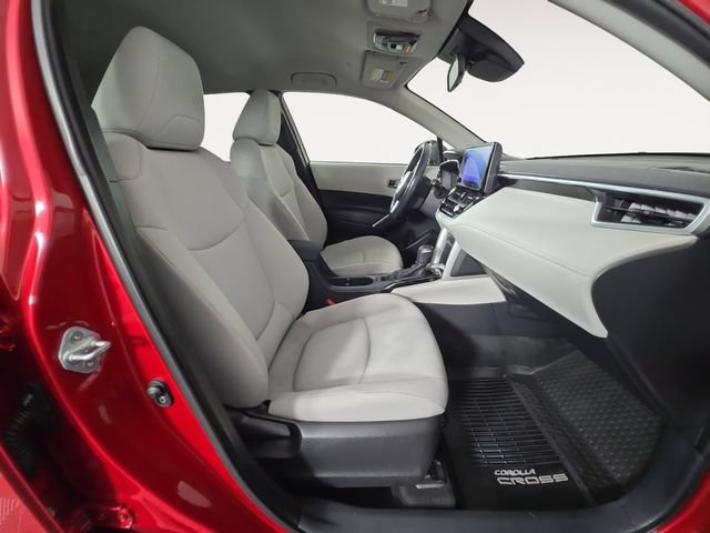 Used 2023 Toyota Corolla Cross LE AWD/4WD image 15