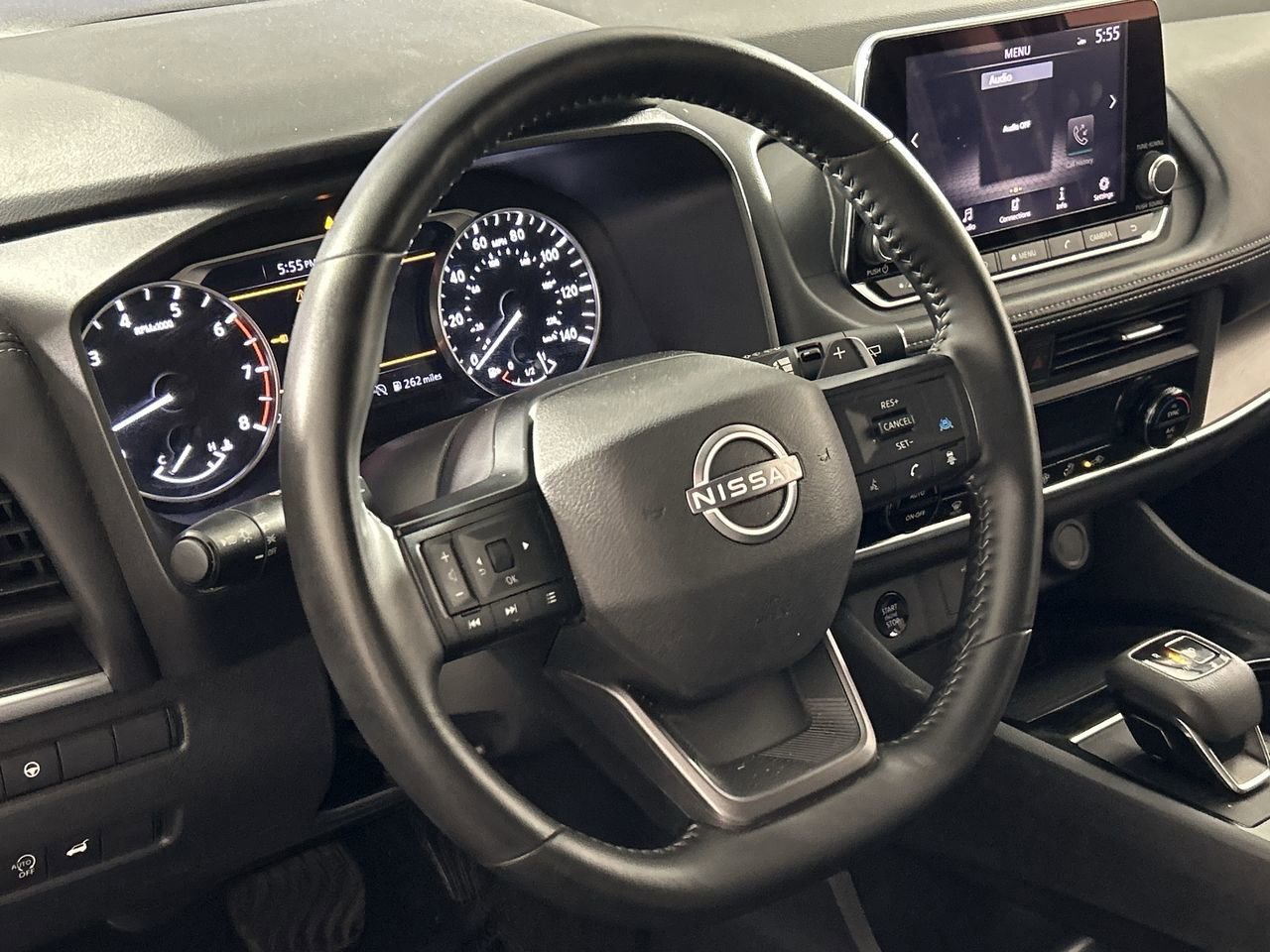 Used 2025 Nissan Rogue SV image 13