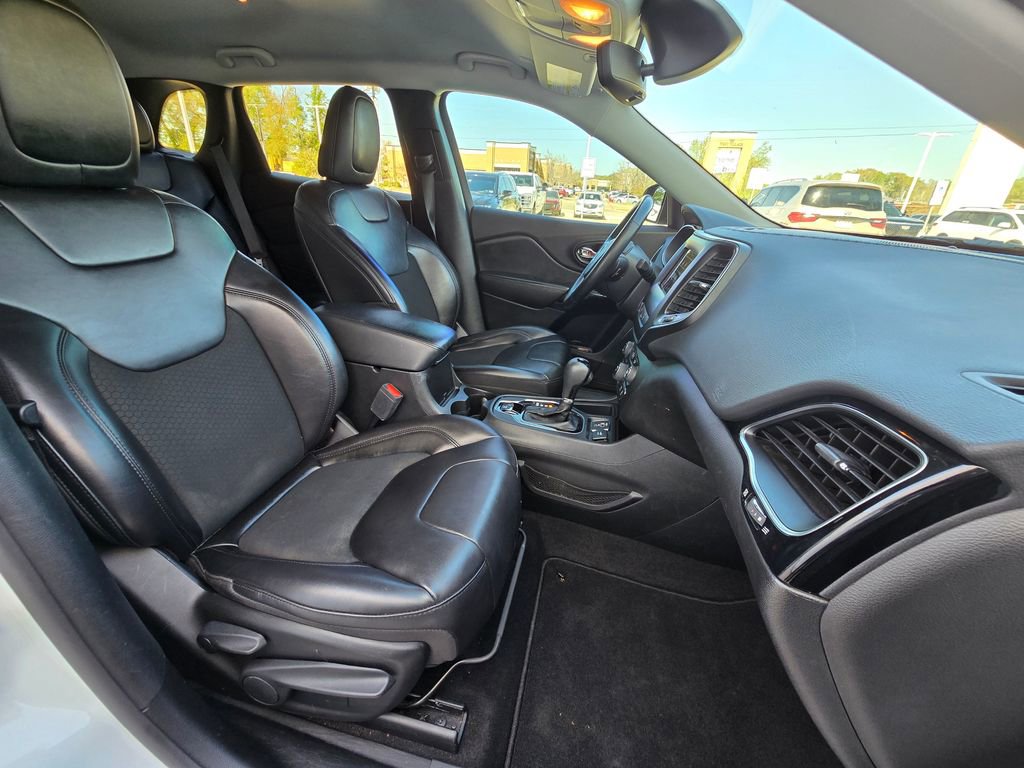Used 2021 Jeep Cherokee Latitude Plus FWD image 12