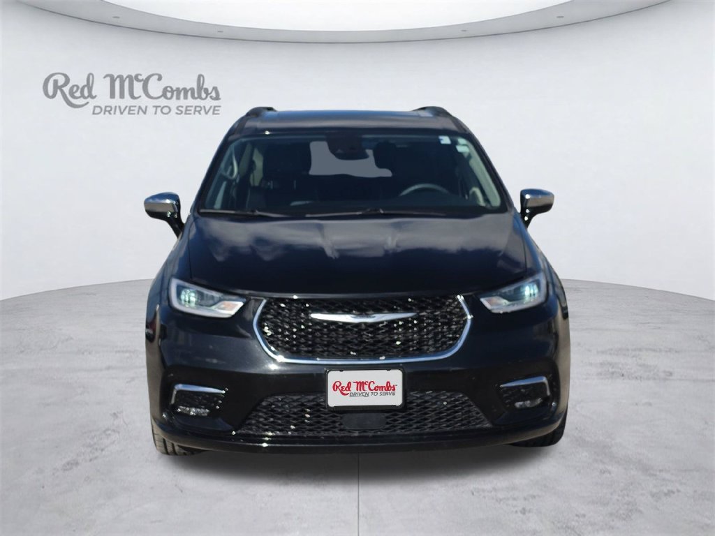Used 2023 Chrysler Pacifica Limited w/ Uconnect Theater Family Group FWD image 9
