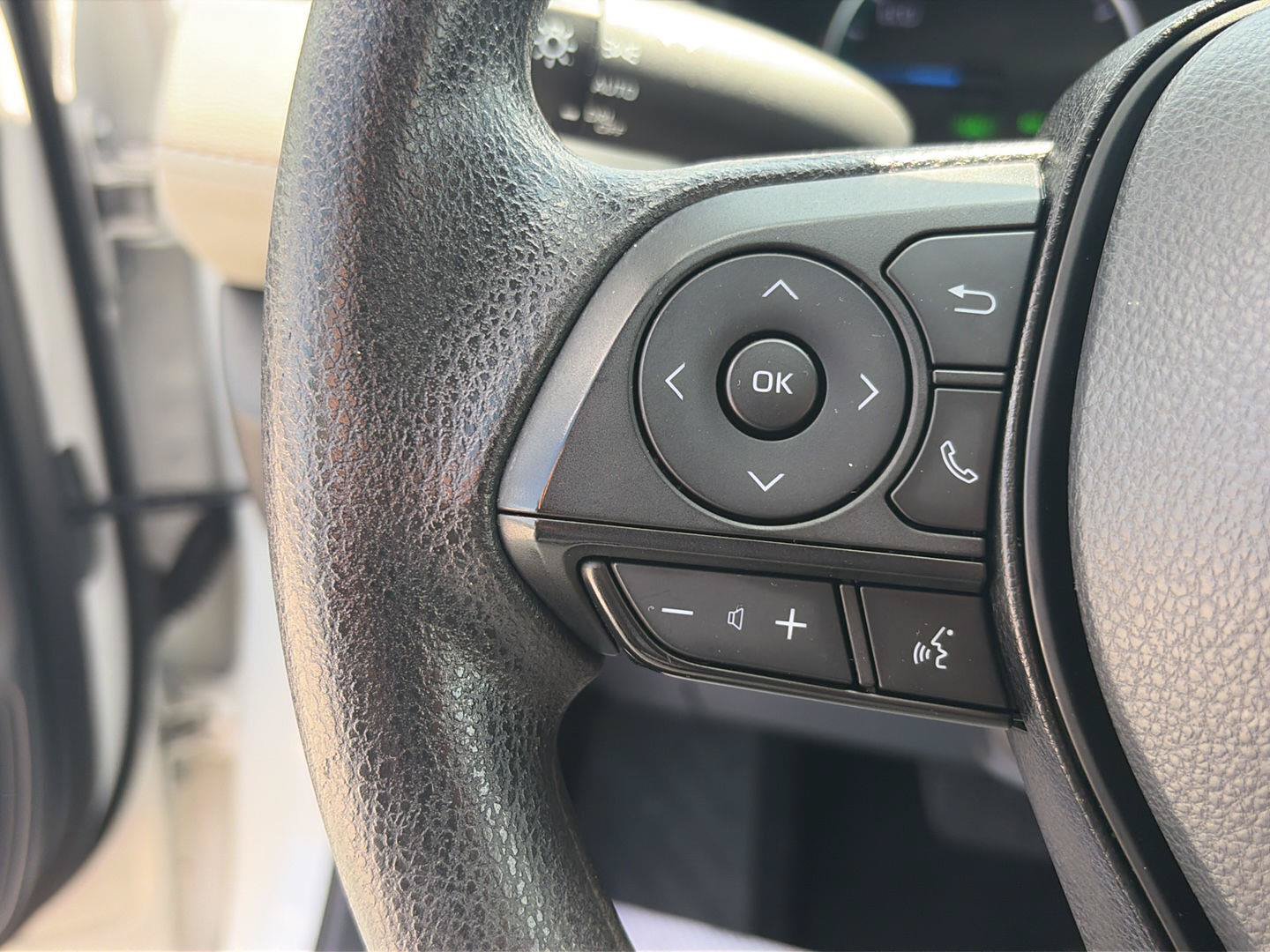 Used 2022 Toyota RAV4 XLE w/ Convenience Package AWD/4WD image 16