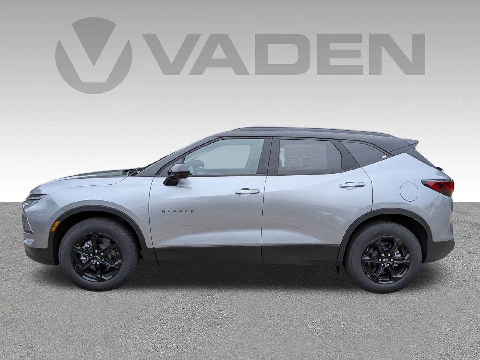 New 2025 Chevrolet Blazer LT w/ Convenience Package image 24