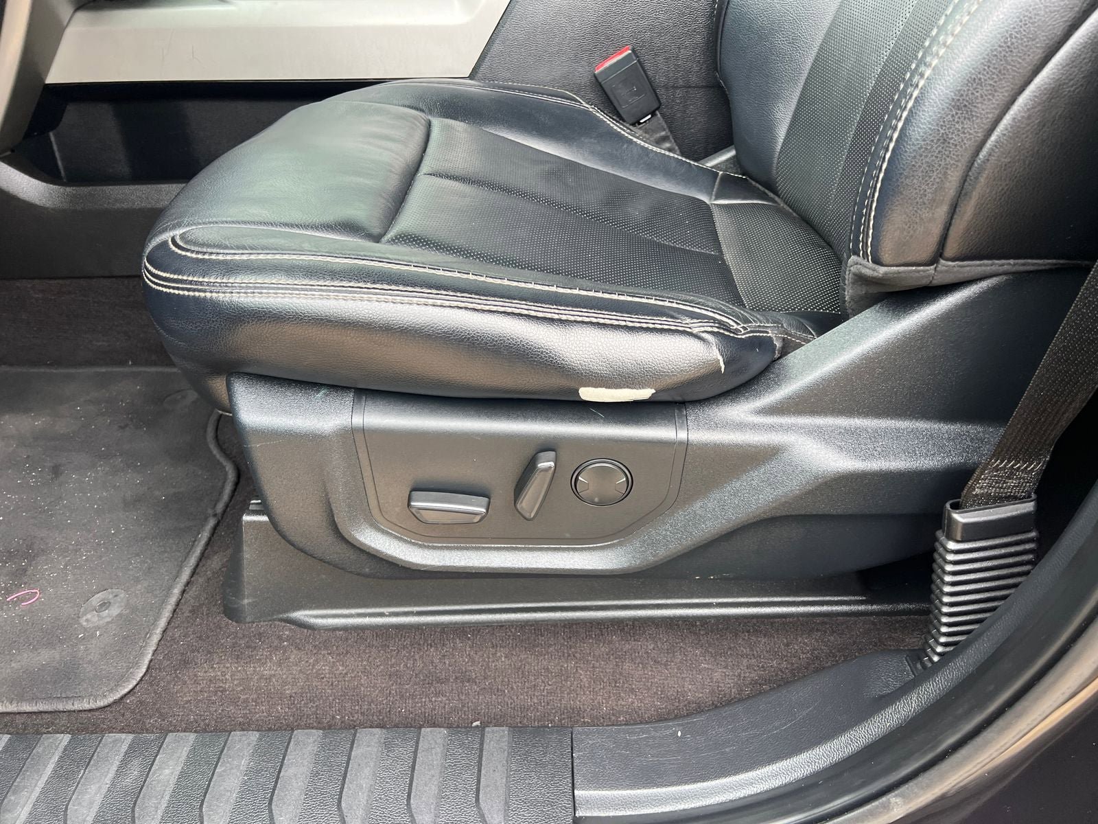 Used 2020 Ford F150 Lariat RWD image 18