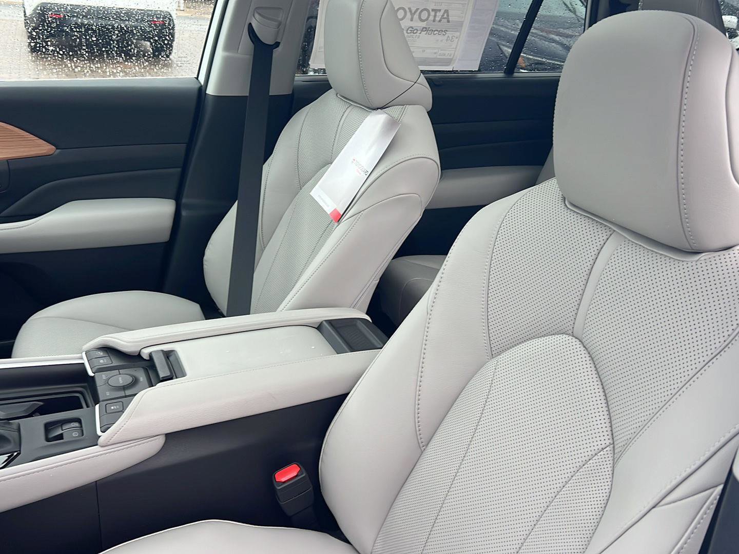 New 2026 Toyota Grand Highlander Limited image 33