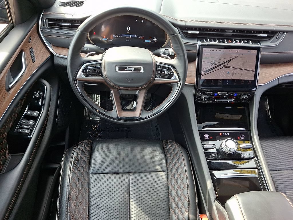 Used 2023 Jeep Grand Cherokee L Summit w/ High Altitude Package AWD/4WD image 11