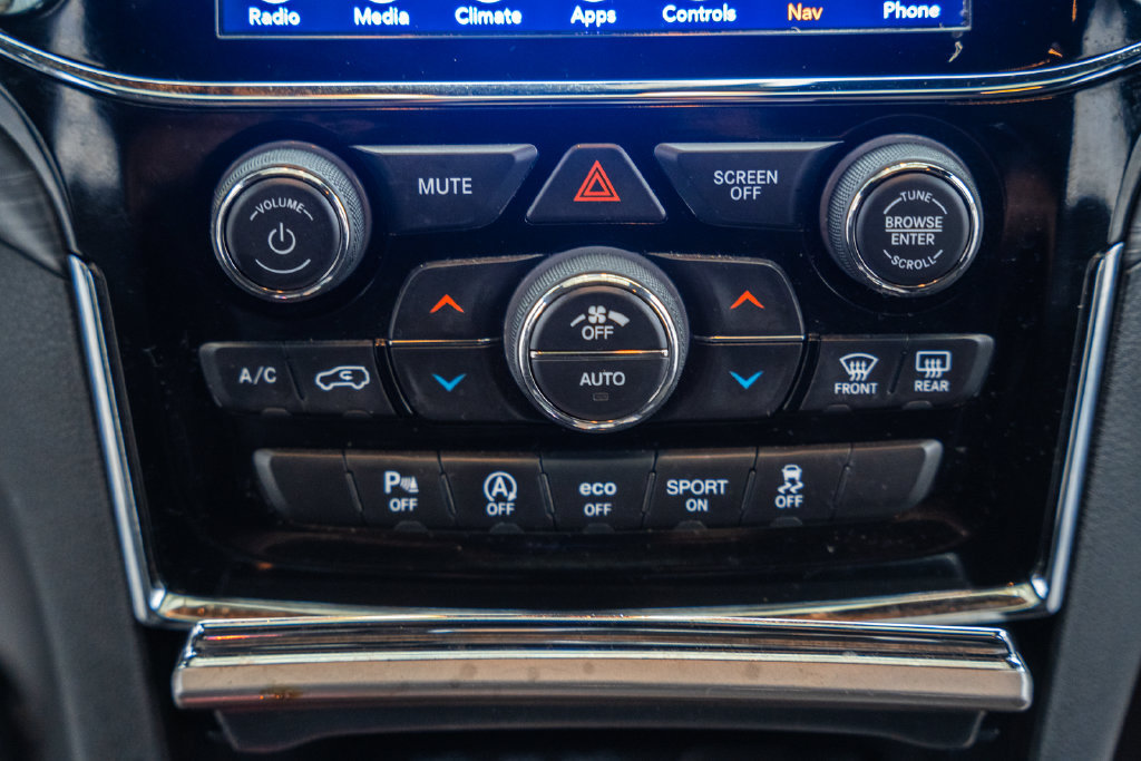 Used 2019 Jeep Grand Cherokee Altitude AWD/4WD image 27