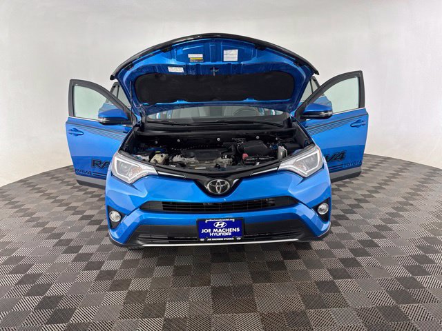 Used 2018 Toyota RAV4 XLE AWD/4WD image 11