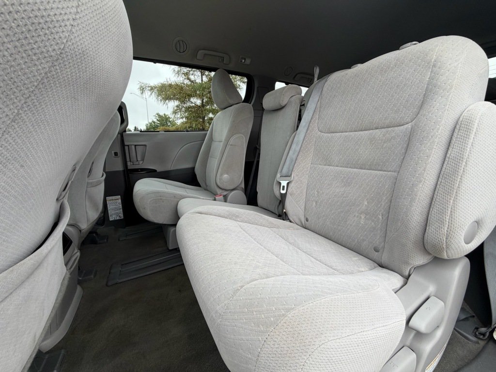 Used 2017 Toyota Sienna LE FWD image 8