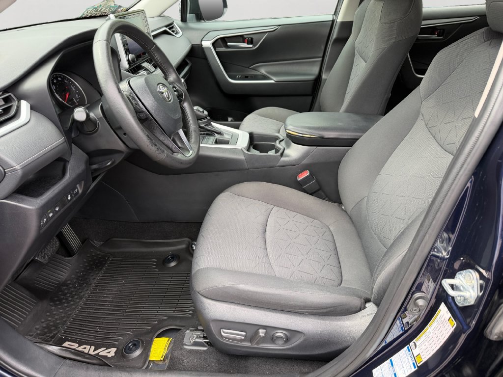 Used 2021 Toyota RAV4 XLE w/ Convenience Package AWD/4WD image 24