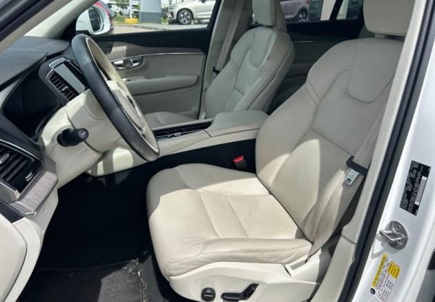 Used 2023 Volvo XC90 B6 Plus AWD/4WD image 2