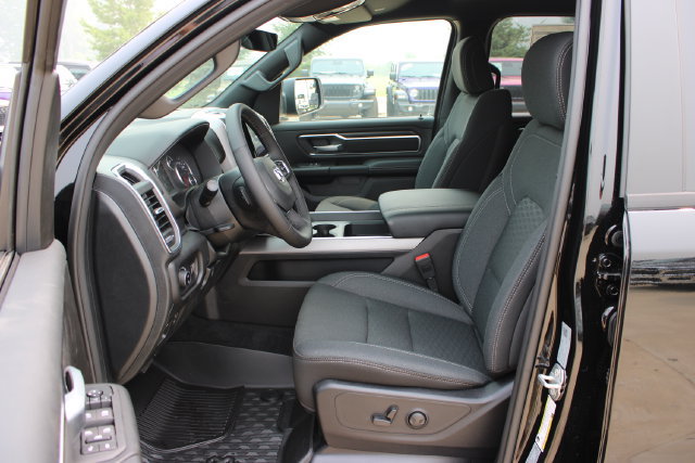 New 2026 RAM 1500 Big Horn w/ Night Edition AWD/4WD image 14