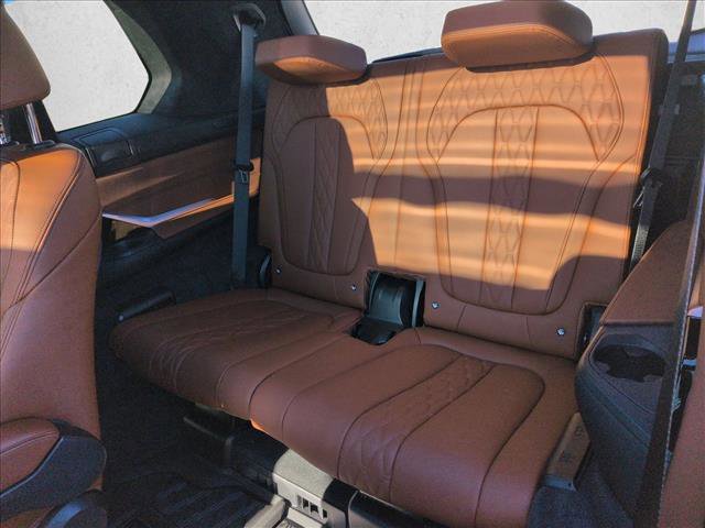 Used 2025 BMW X7 M60i image 22