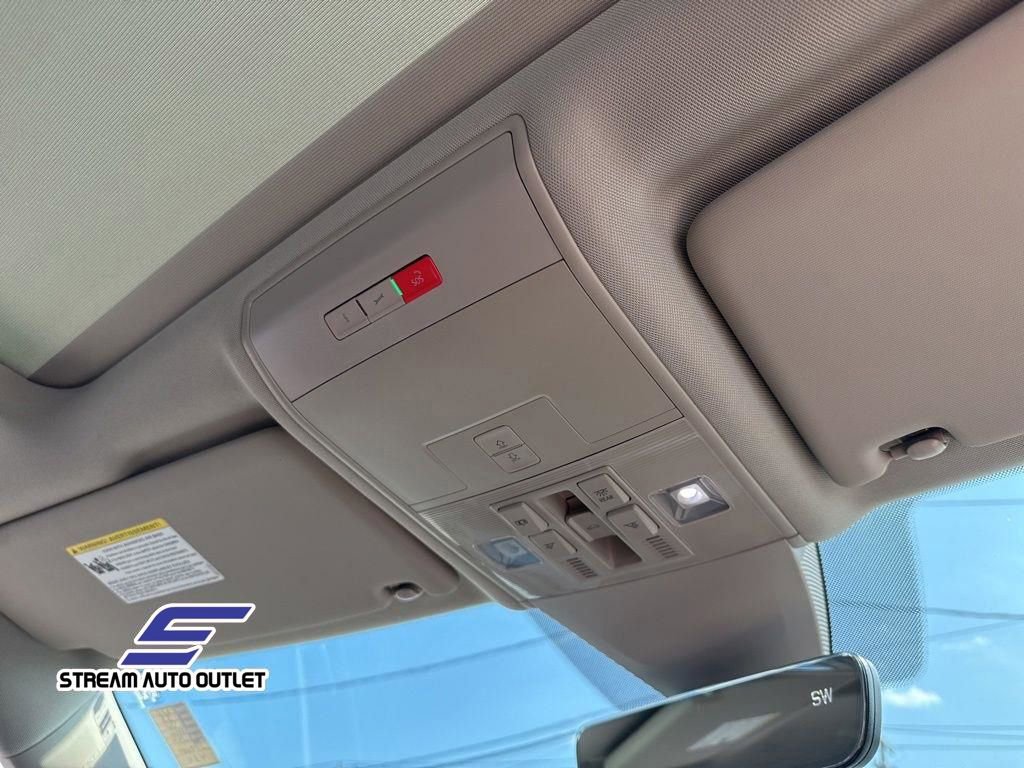 Used 2022 Volkswagen Atlas SEL R-Line image 15