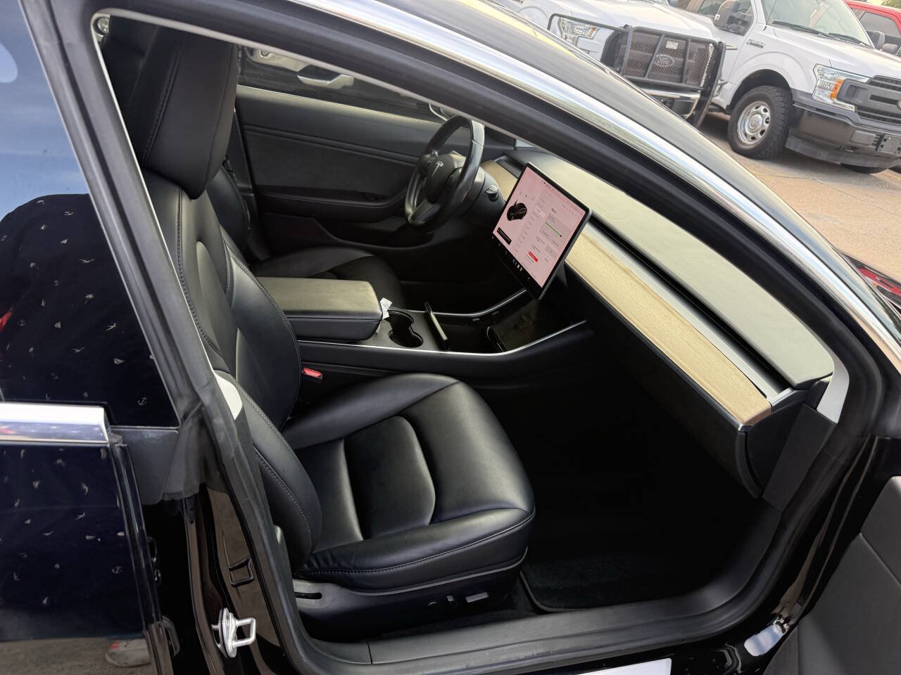 Used 2018 Tesla Model 3 Long Range RWD image 10