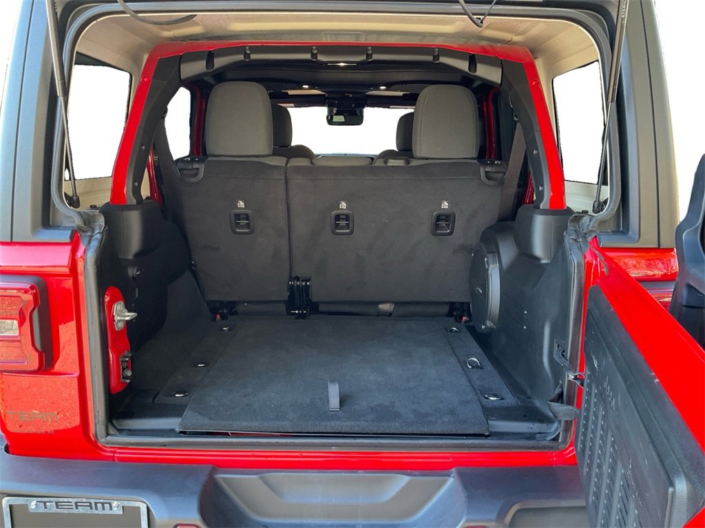 Used 2024 Jeep Wrangler Unlimited Rubicon w/ Technology Group image 13