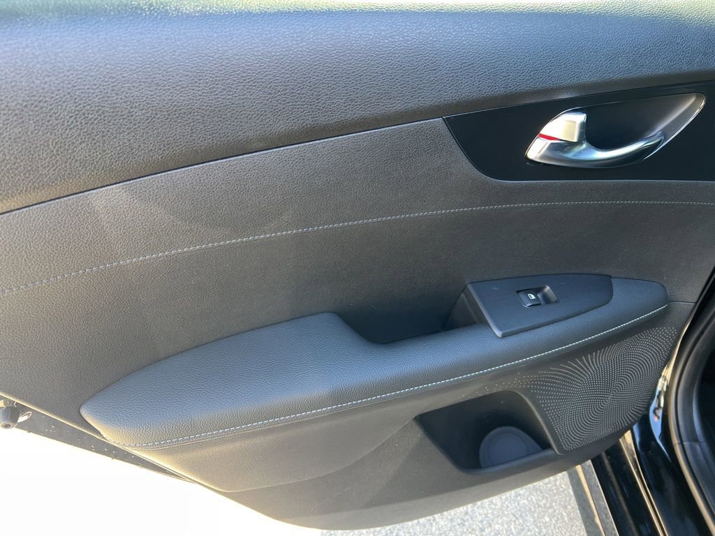 Certified 2024 Kia Forte GT-Line image 10