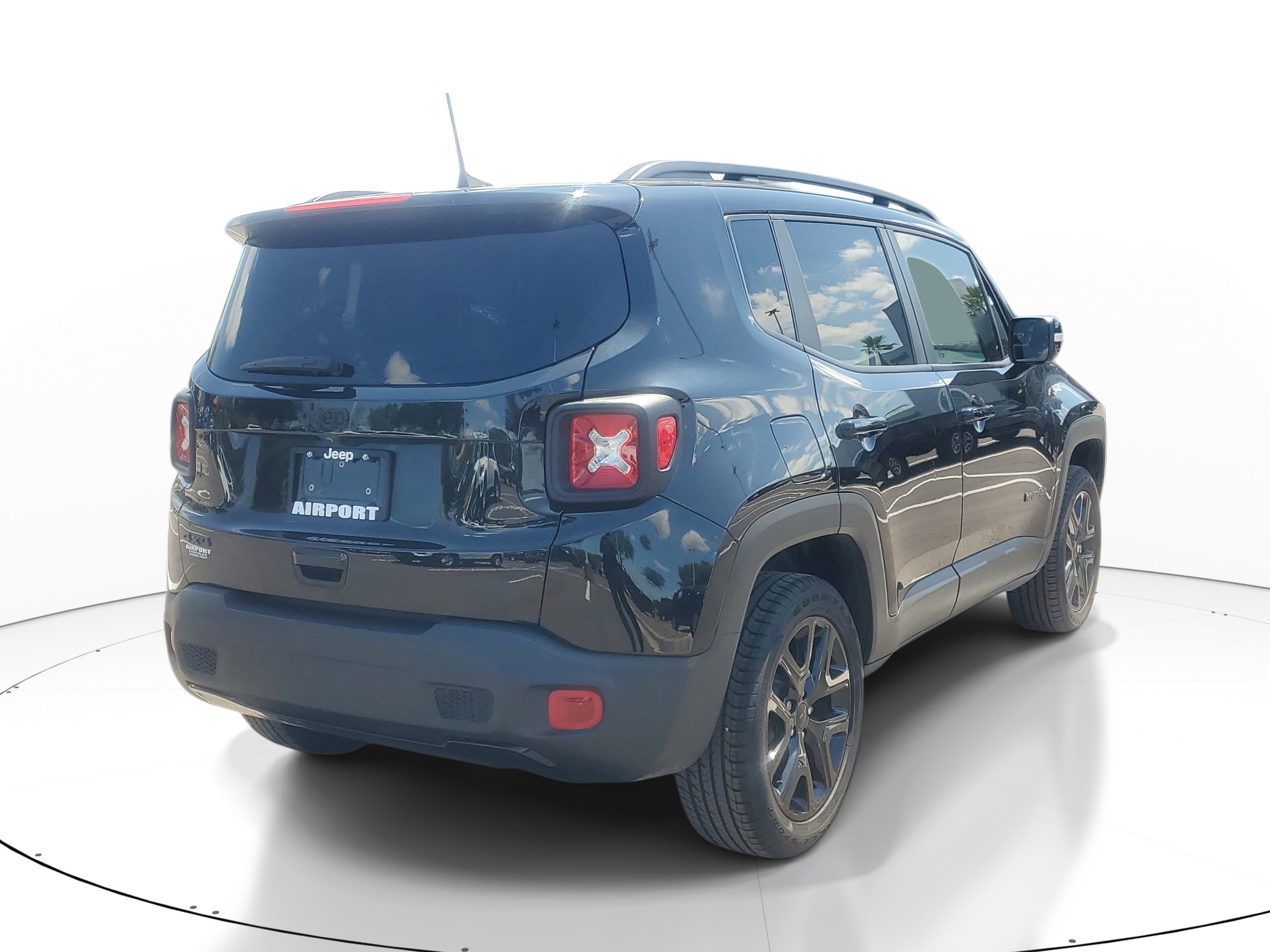 Used 2022 Jeep Renegade Altitude AWD/4WD image 5