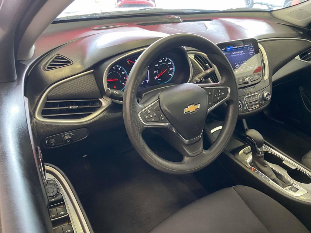 Used 2024 Chevrolet Malibu LT image 11