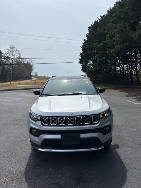 Used 2025 Jeep Compass Limited image 2