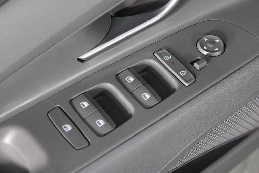 Certified 2025 Hyundai Elantra SEL image 21