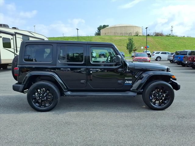 Used 2023 Jeep Wrangler Unlimited Sahara w/ Dual Top Group AWD/4WD image 3
