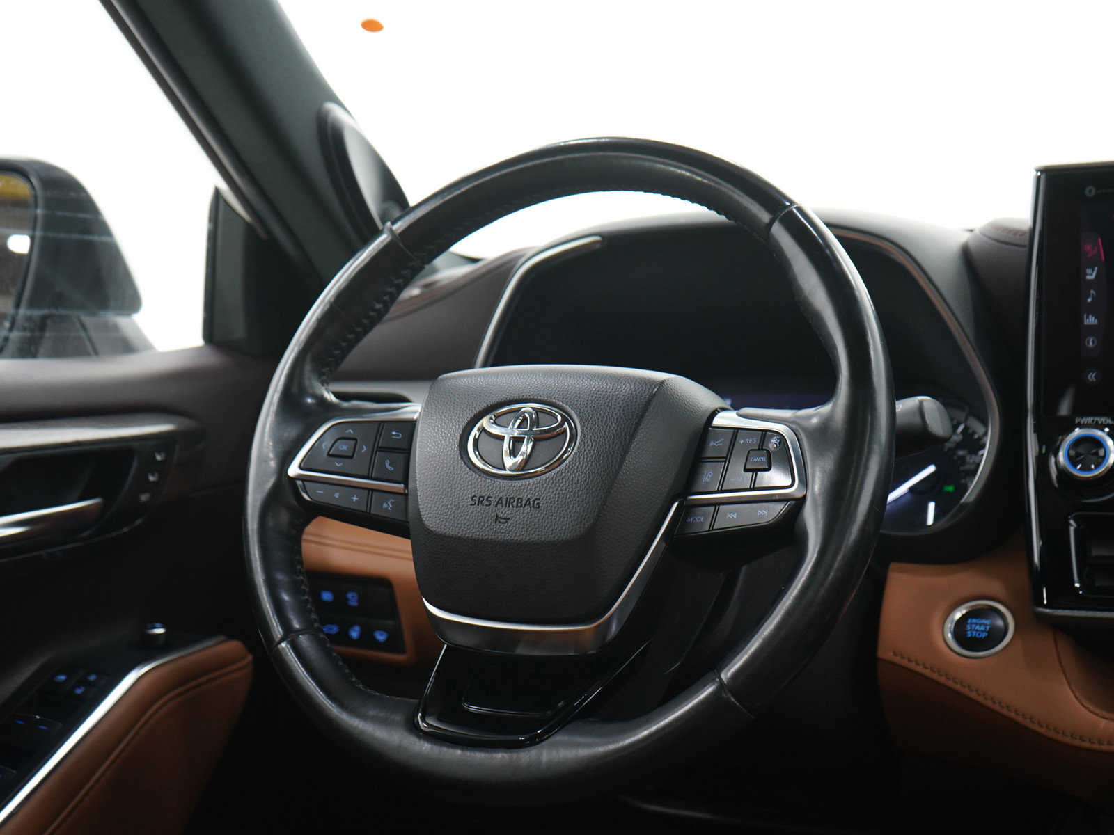 Used 2021 Toyota Highlander Platinum AWD/4WD image 15