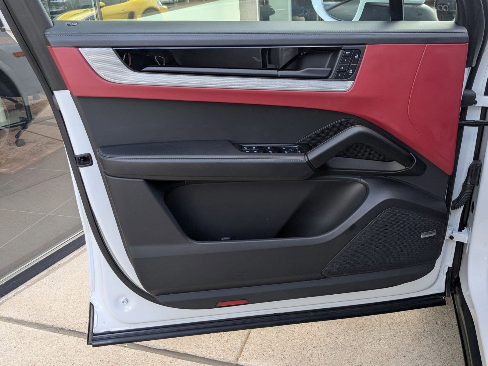 Certified 2025 Porsche Cayenne E-Hybrid image 13