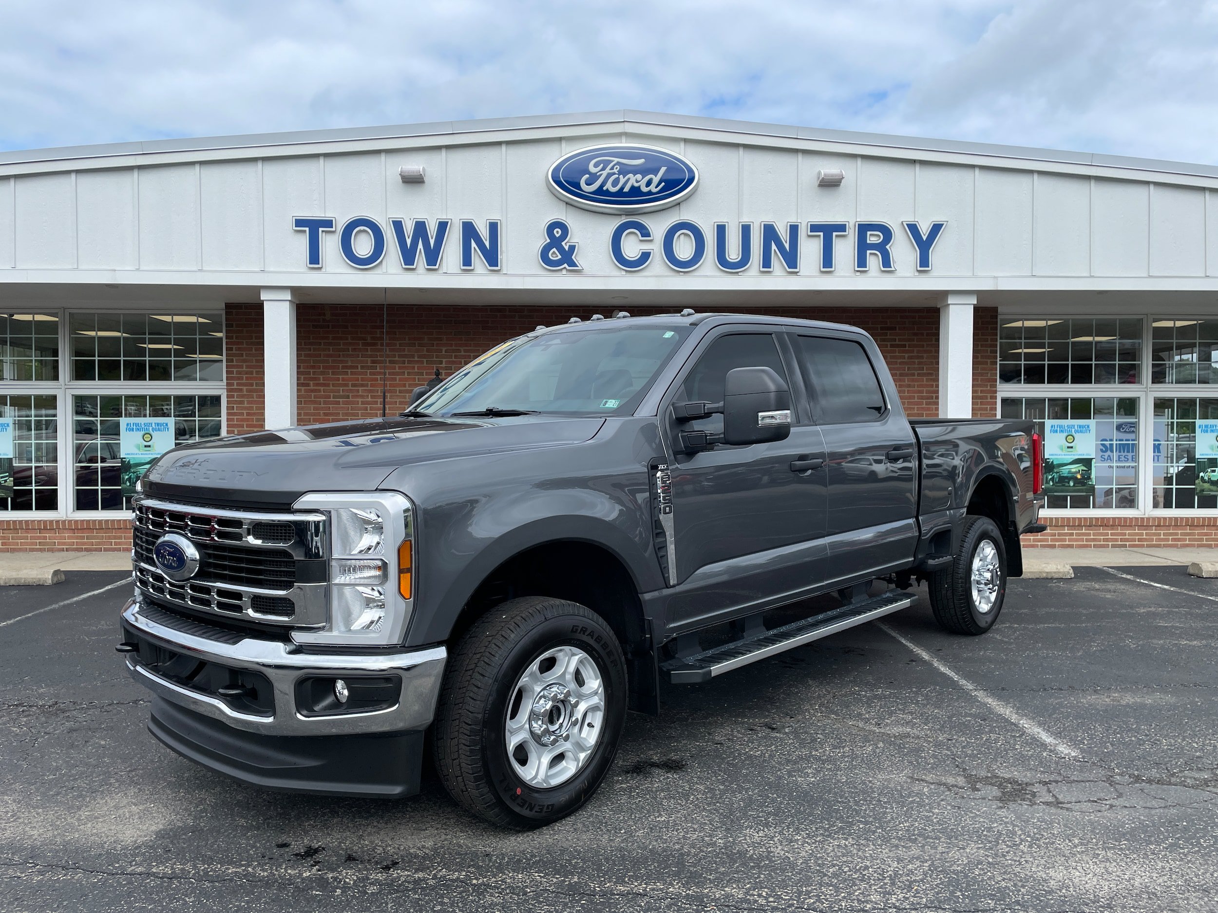 Used 2025 Ford F250 XLT w/ Camper Package