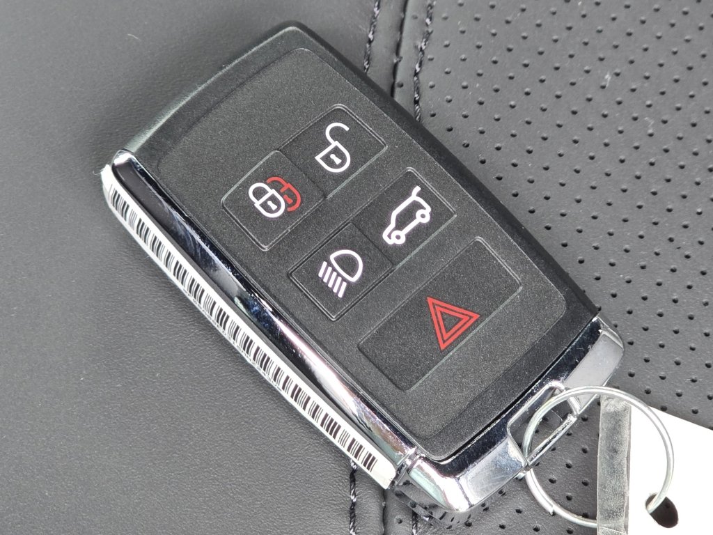 New 2025 Land Rover Defender 110 X-Dynamic SE image 47