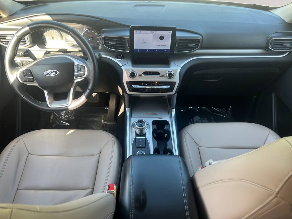 Used 2022 Ford Explorer XLT w/ Equipment Group 202A AWD/4WD image 10