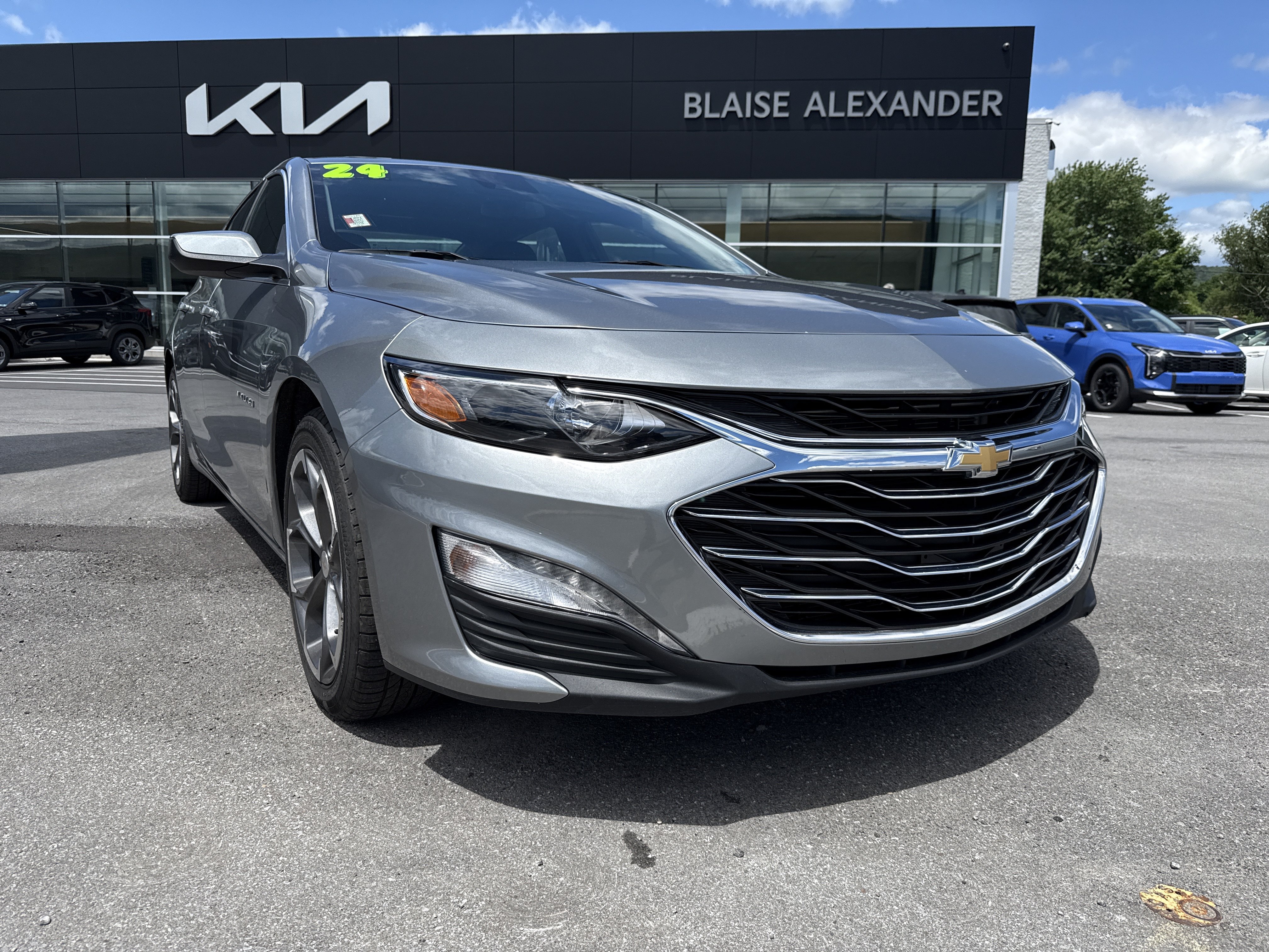 Used 2024 Chevrolet Malibu LT FWD image 1