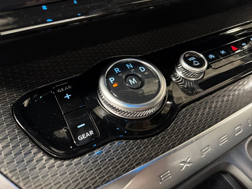 New 2026 Ford Expedition Platinum w/ Stealth Appearance Package image 28