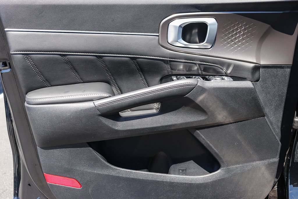 Used 2025 Kia Sorento SX FWD image 20