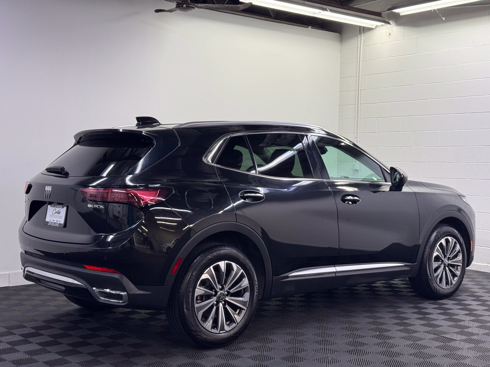 Used 2024 Buick Envision Preferred AWD/4WD image 2