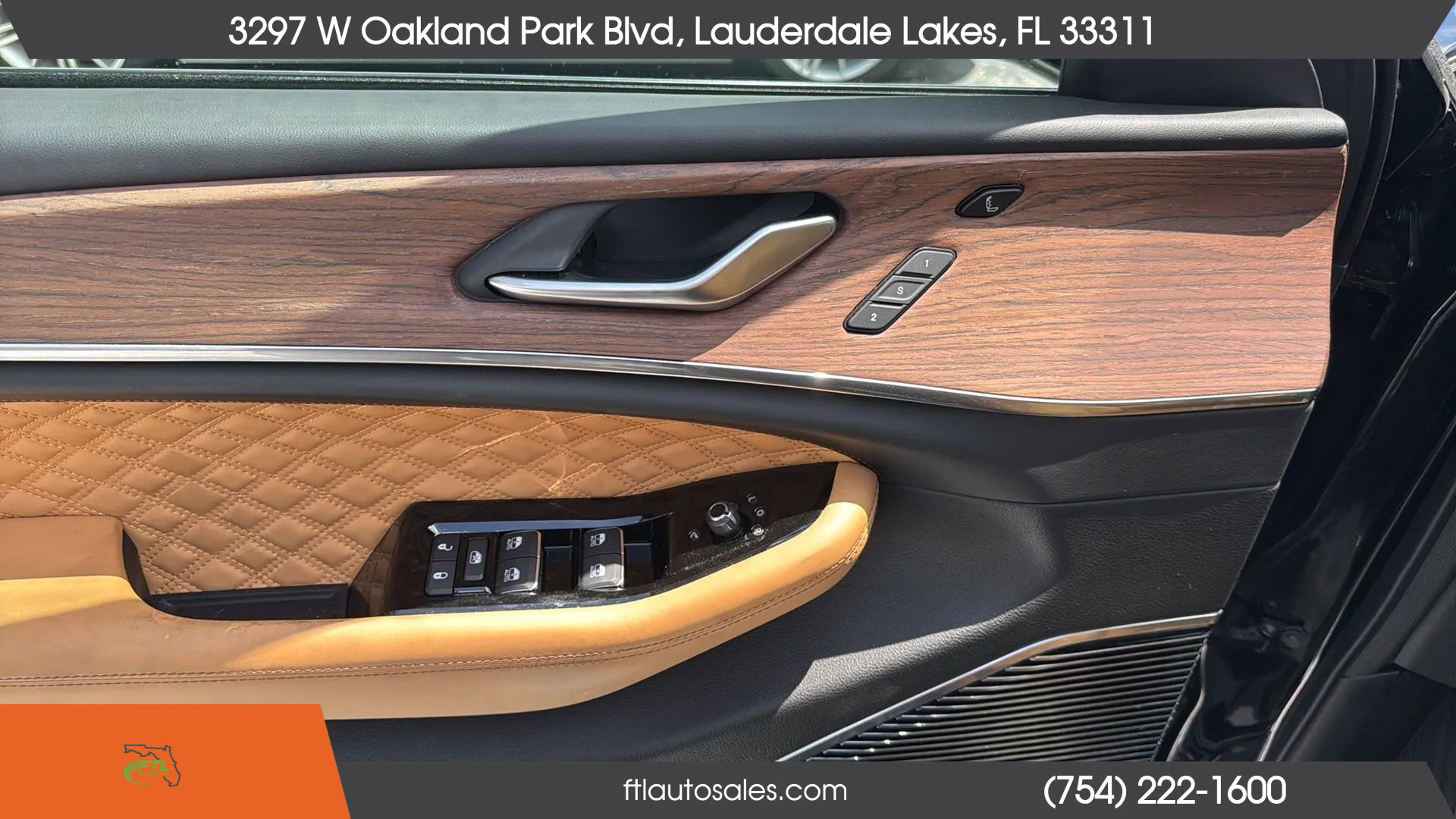 Used 2022 Jeep Grand Cherokee Summit w/ Luxury Tech Group V image 23