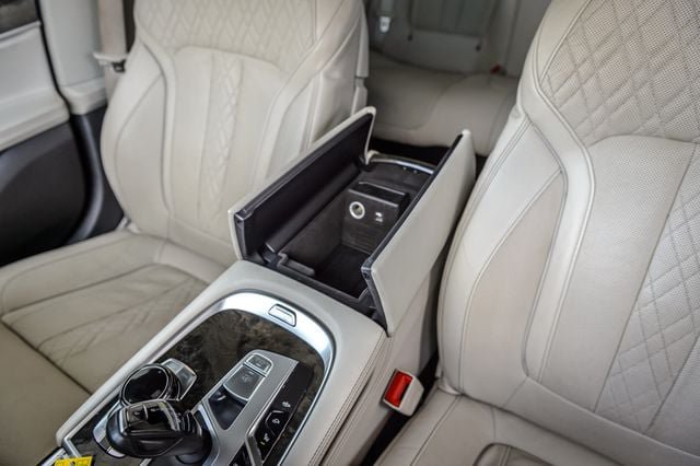 Used 2018 BMW 740i xDrive AWD/4WD image 45