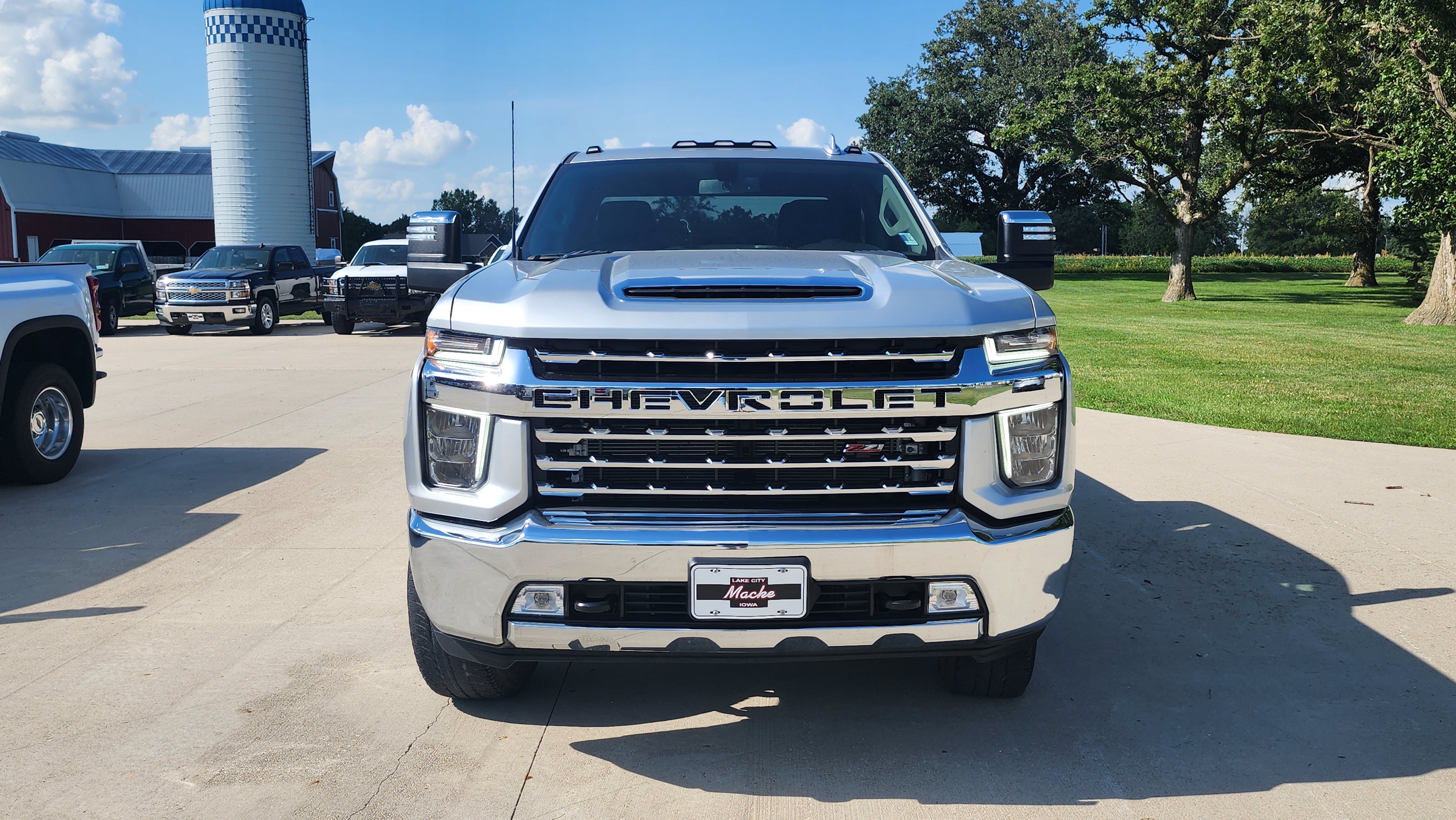 Certified 2022 Chevrolet Silverado 2500 LTZ w/ Gooseneck/5TH Wheel Package AWD/4WD image 2