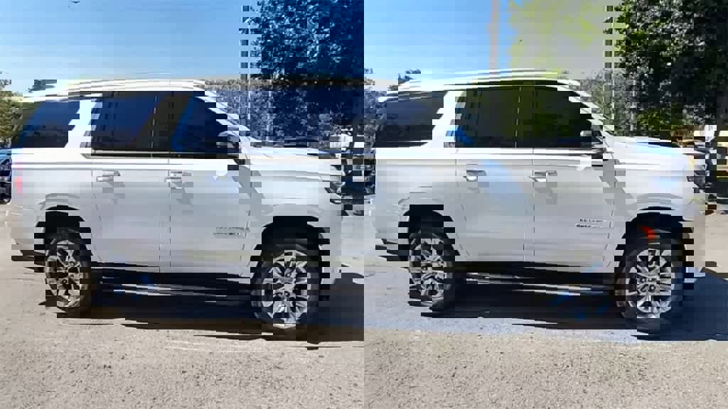 Used 2021 Chevrolet Suburban Premier image 9