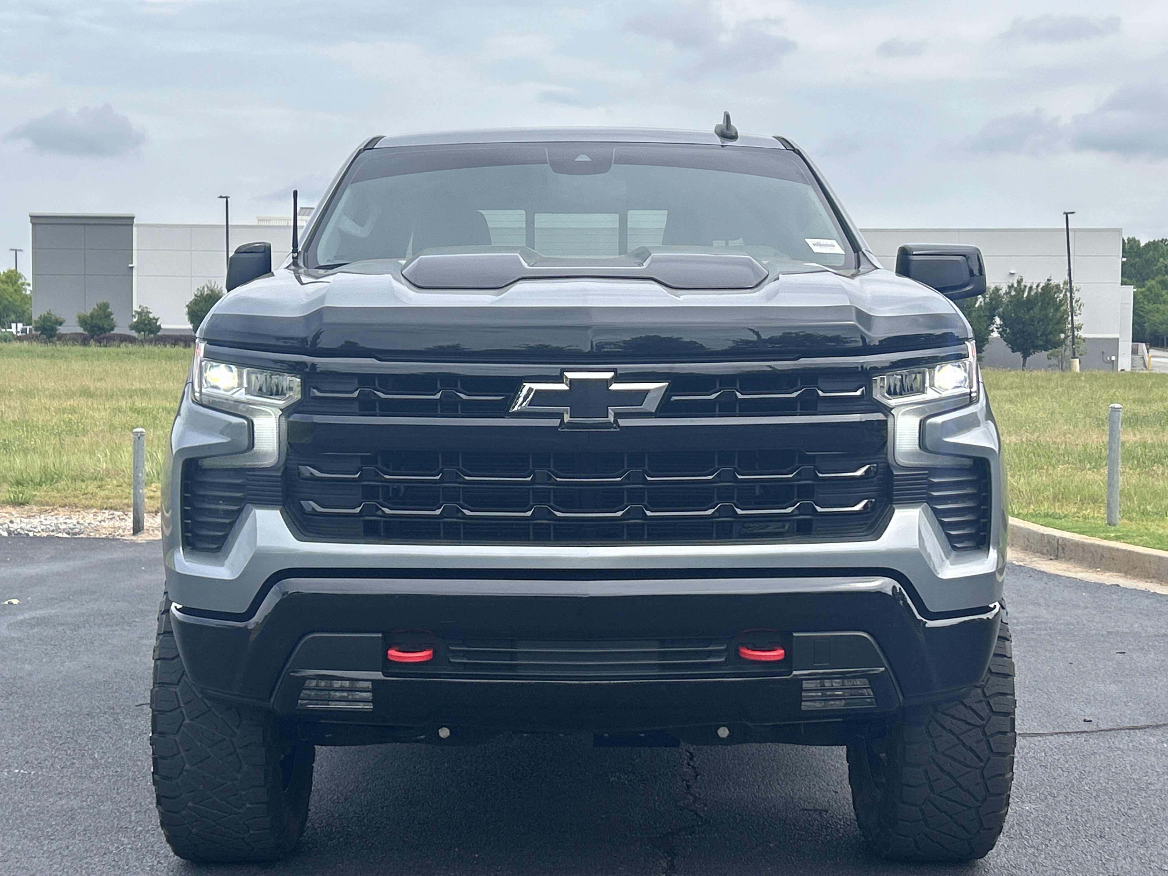 Used 2024 Chevrolet Silverado 1500 LT Trail Boss w/ Convenience Package II AWD/4WD image 3