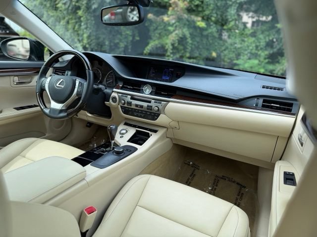 Used 2013 Lexus ES 350 w/ Premium Pkg FWD image 19