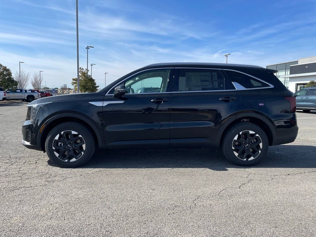 New 2025 Kia Sorento S image 4