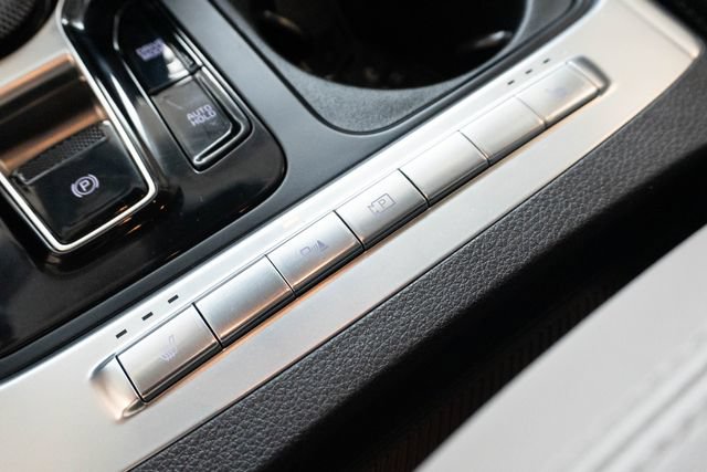 Used 2026 Kia Carnival EX FWD image 34