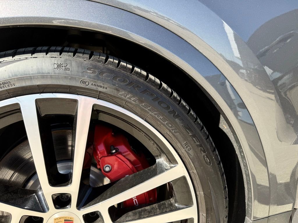 Used 2026 Porsche Cayenne S image 10