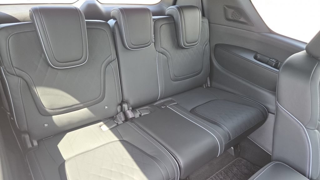 New 2026 INFINITI QX80 Autograph w/ Premium Cargo Package AWD/4WD image 13