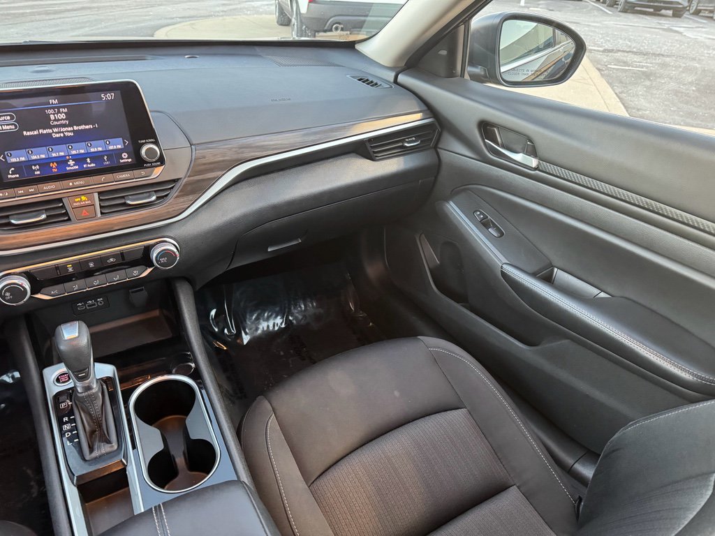 Used 2024 Nissan Altima 2.5 SV image 23