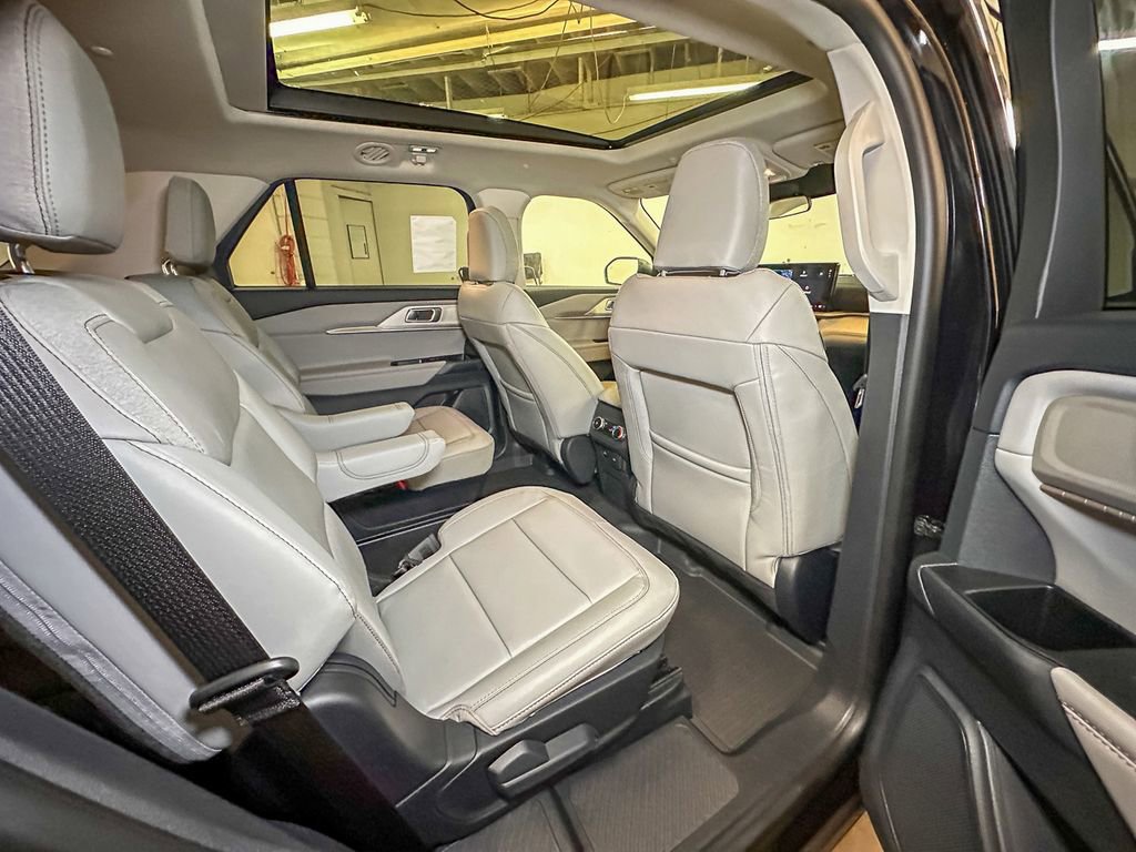 New 2026 Ford Explorer Active w/ Active Comfort Package image 4