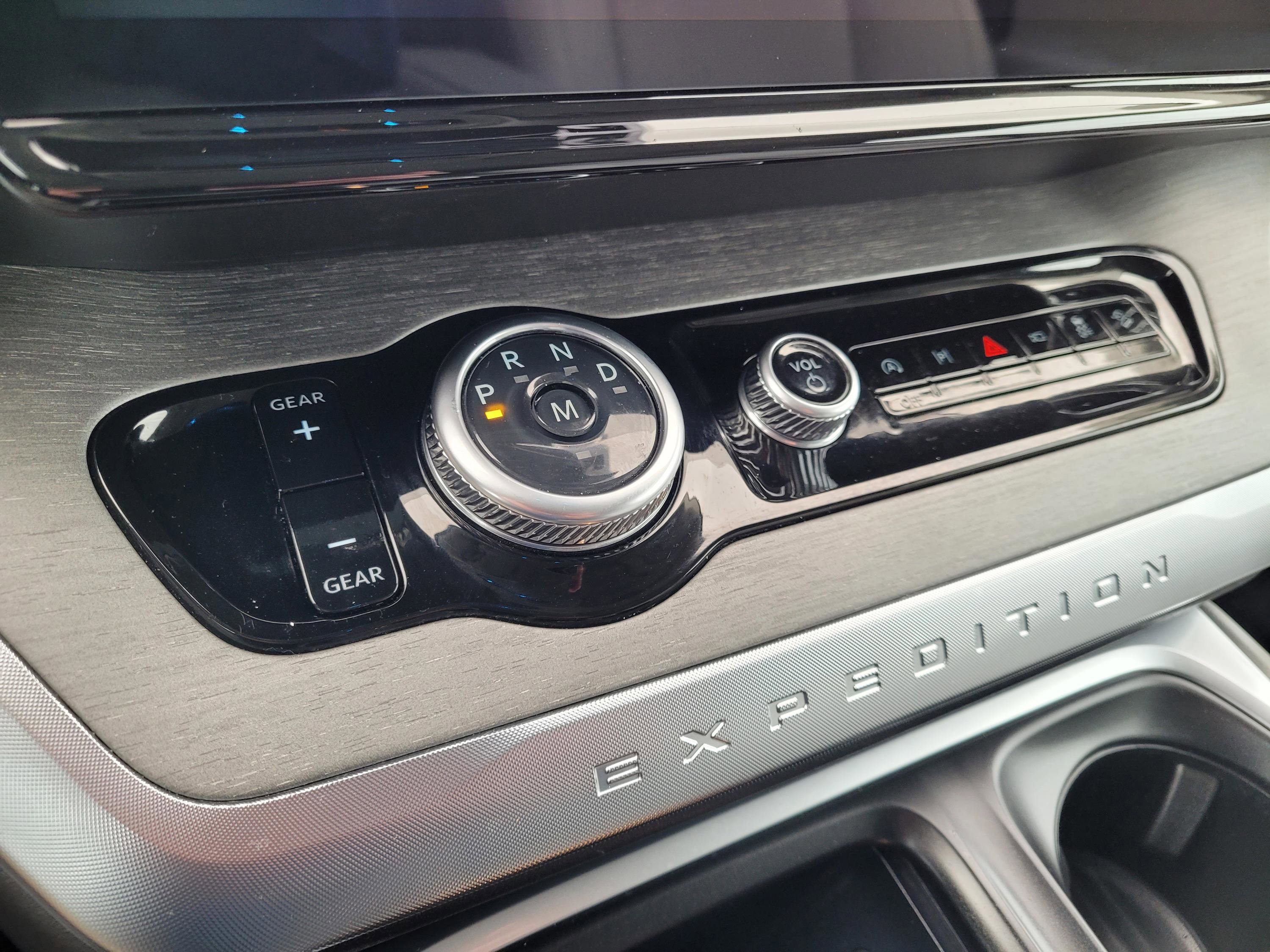 Used 2025 Ford Expedition Max Platinum image 21