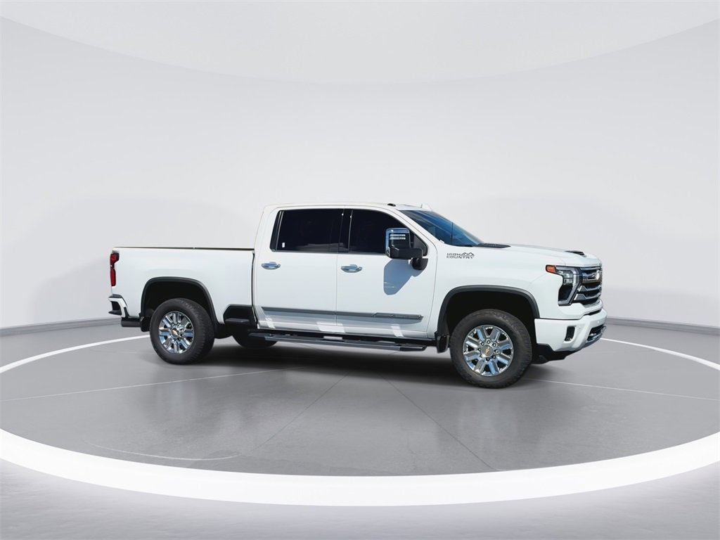Used 2024 Chevrolet Silverado 2500 High Country w/ High Country Premium Package image 2