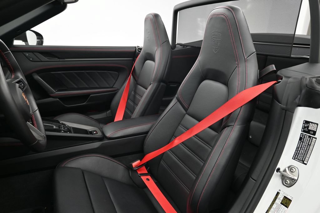 Certified 2026 Porsche 911 Carrera 4 GTS AWD/4WD image 32