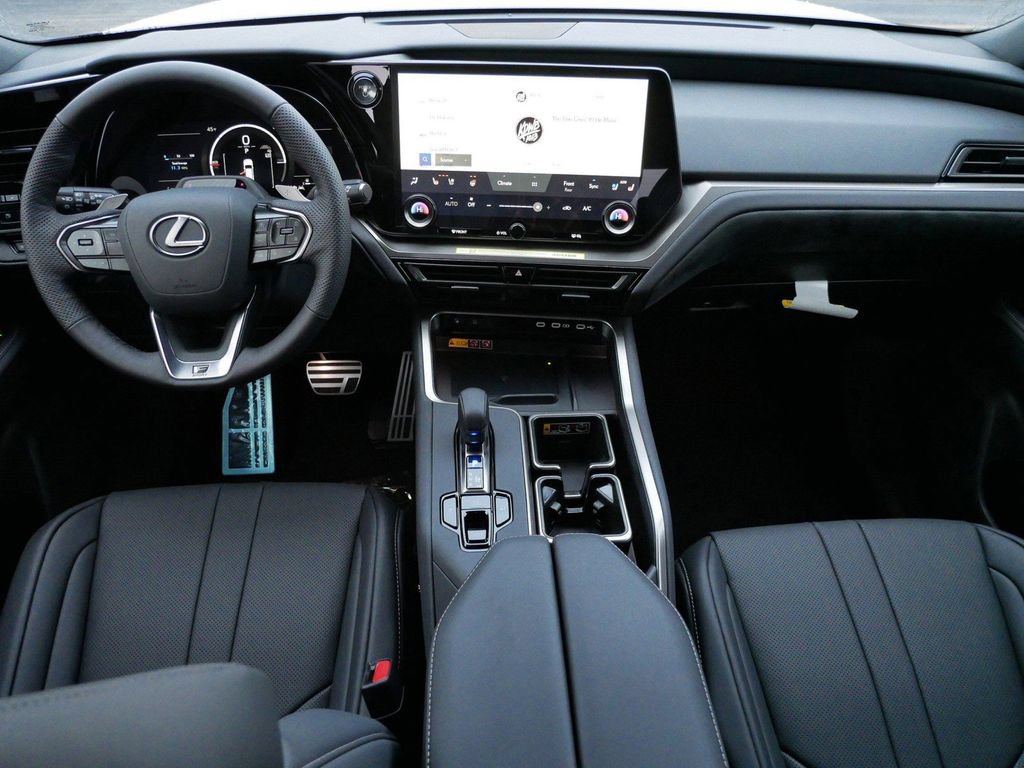 Used 2026 Lexus TX 500h AWD w/ Technology Package image 14